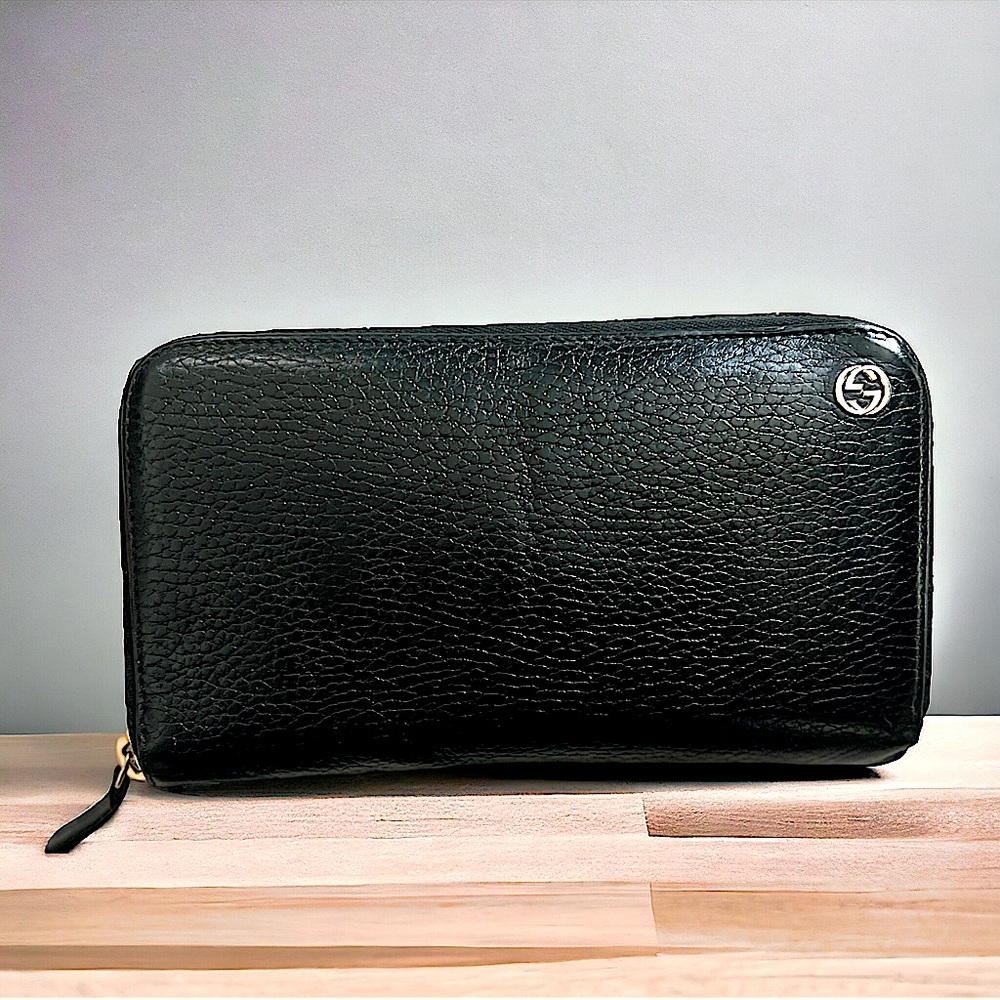 Gucci Black Leather Interlocking G Zip Around Wallet🖤✨